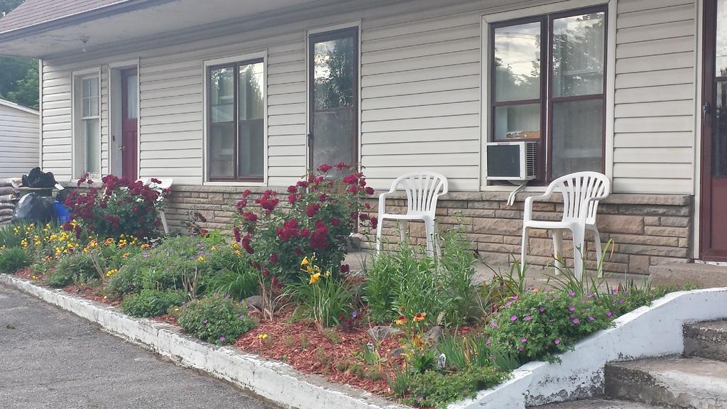 Hipwell'S Motel Fonthill Экстерьер фото