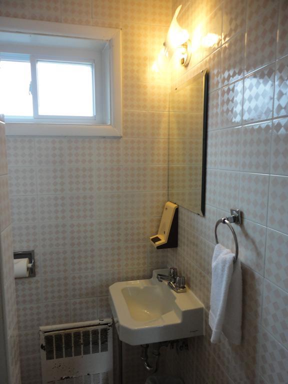 Hipwell'S Motel Fonthill Экстерьер фото