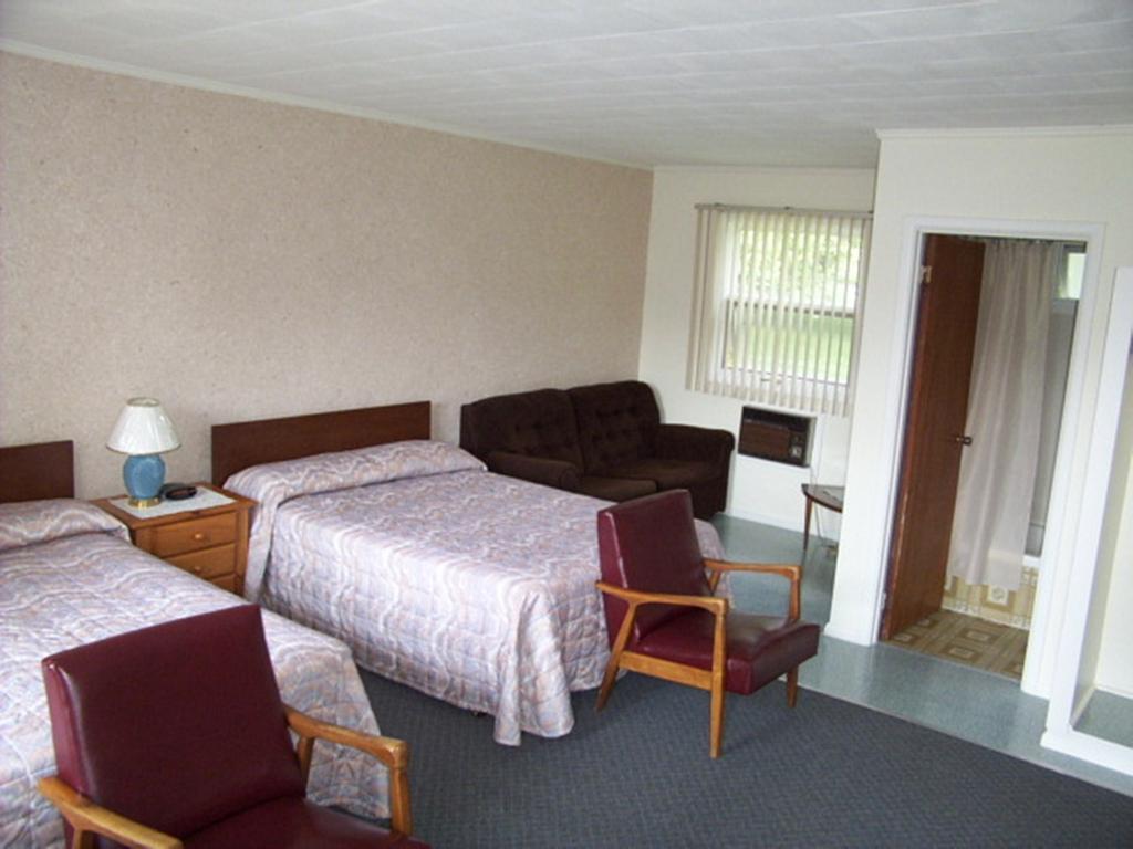 Hipwell'S Motel Fonthill Экстерьер фото